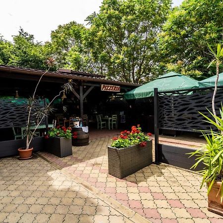 Hotel Tex Club Botosani Exterior photo