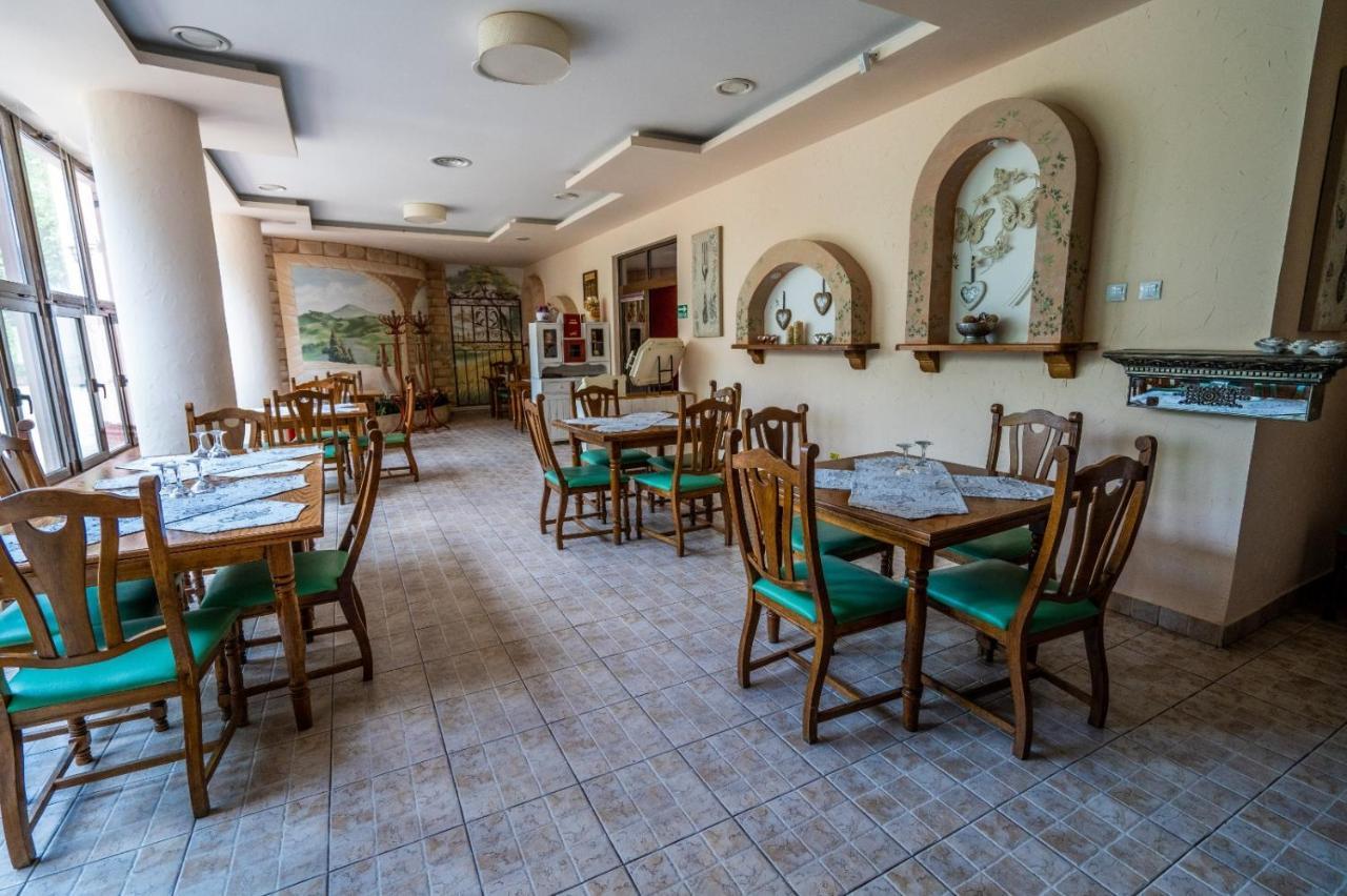 Hotel Tex Club Botosani Exterior photo