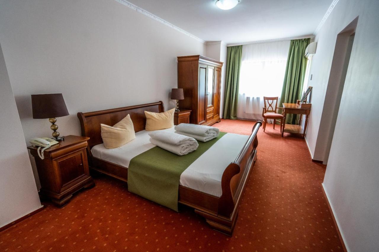 Hotel Tex Club Botosani Exterior photo
