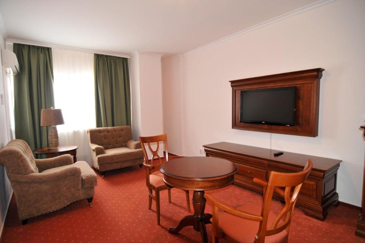 Hotel Tex Club Botosani Exterior photo
