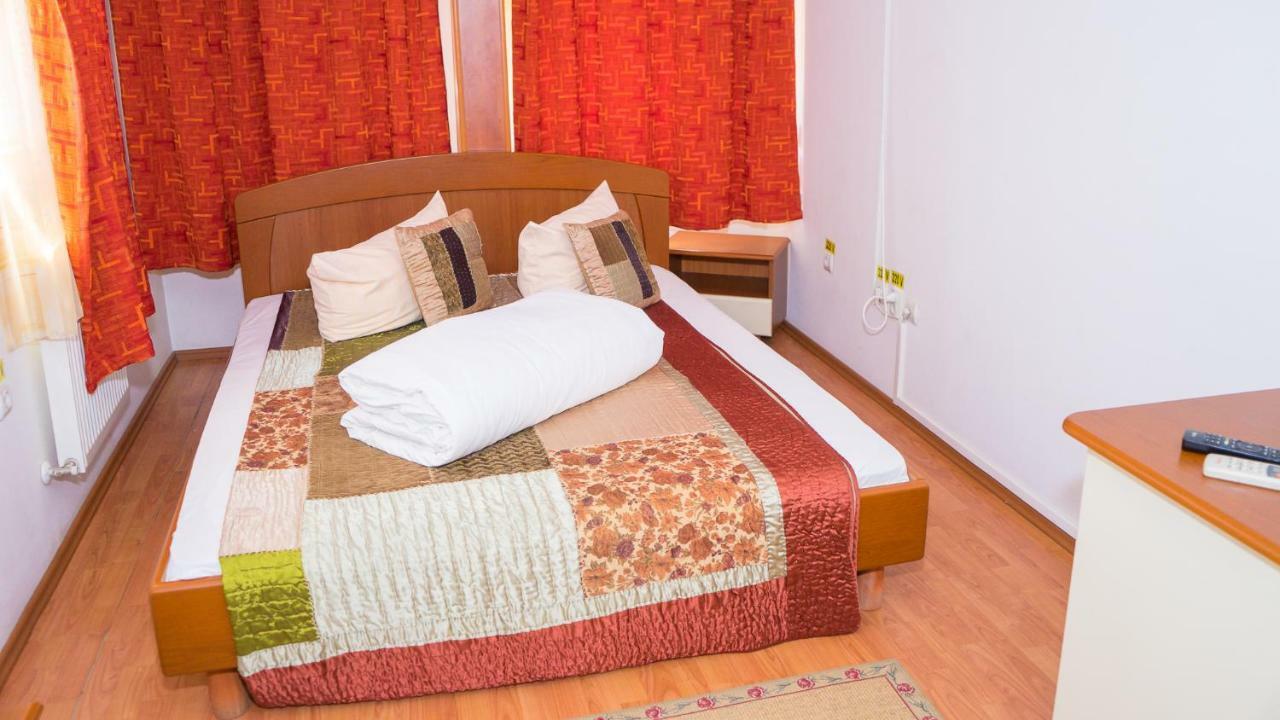 Hotel Tex Club Botosani Exterior photo