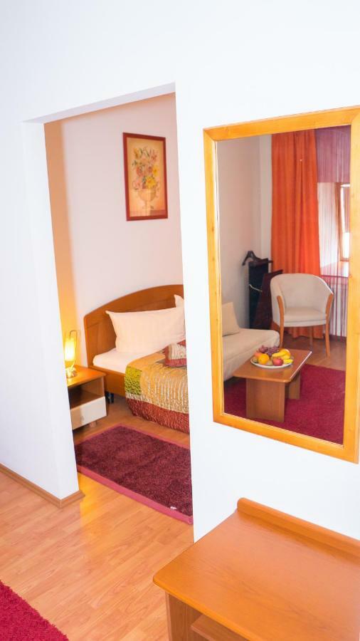 Hotel Tex Club Botosani Exterior photo