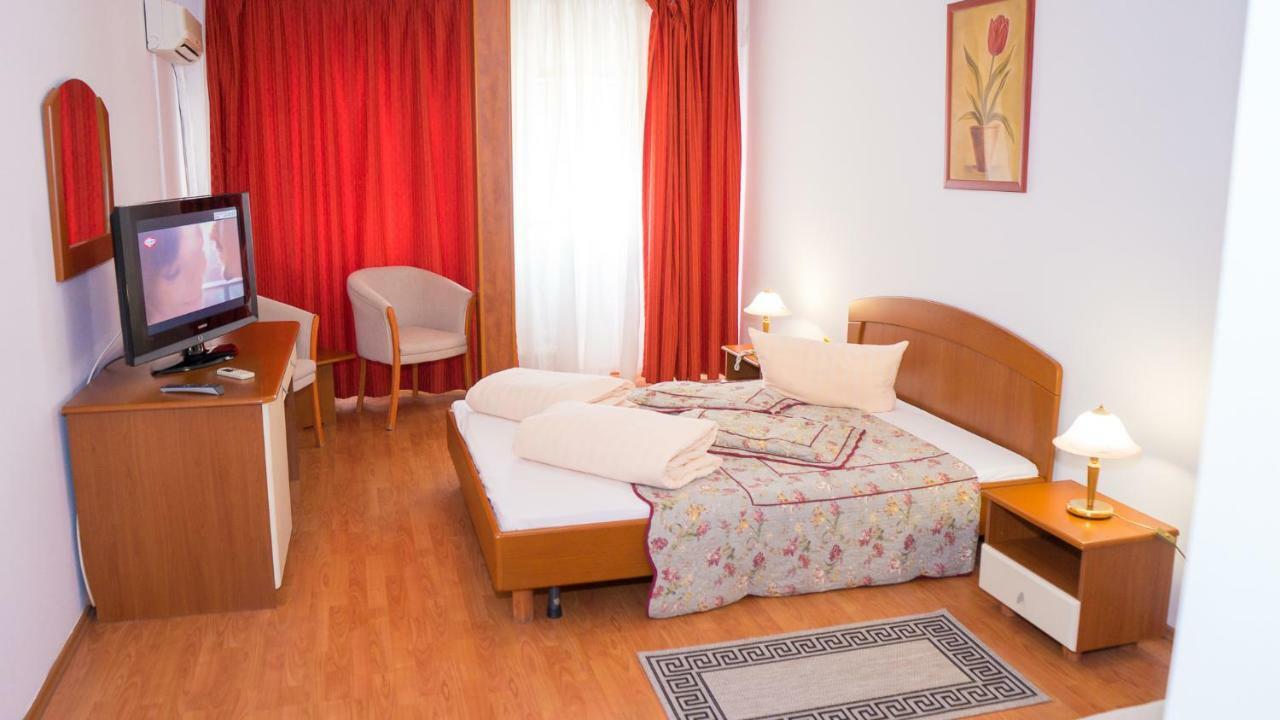 Hotel Tex Club Botosani Exterior photo