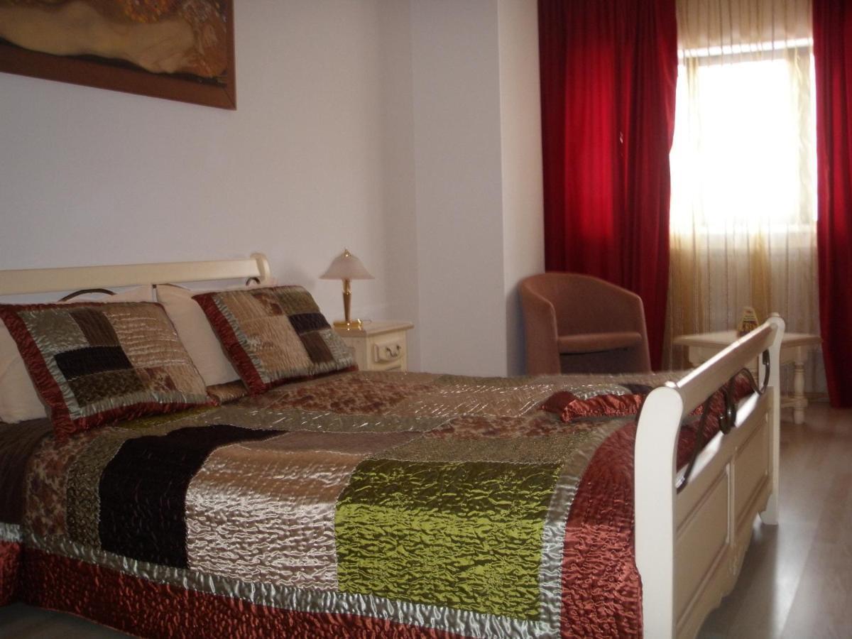 Hotel Tex Club Botosani Room photo
